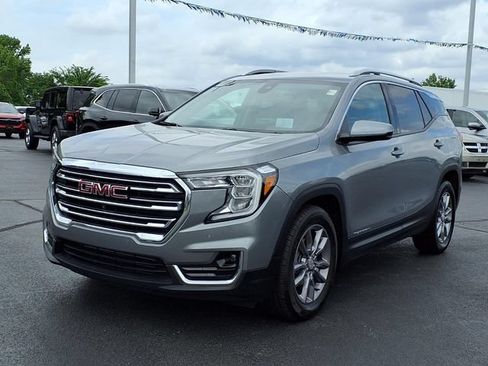Used 2023 GMC Terrain SLT w/ Tech Package AWD/4WD image 5
