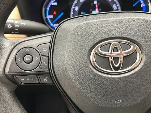 Used 2024 Toyota RAV4 LE AWD/4WD image 16
