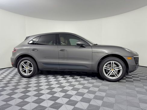 Used 2018 Porsche Macan AWD/4WD image 8