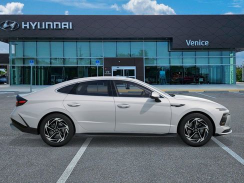 New 2026 Hyundai Sonata SEL FWD image 7