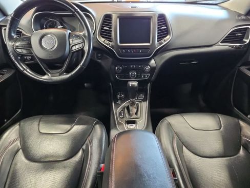 Used 2019 Jeep Cherokee Trailhawk AWD/4WD image 33