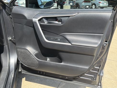 Used 2025 Toyota RAV4 XLE FWD image 14