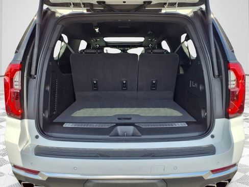 Certified 2025 GMC Yukon XL Denali w/ Sun & Power Step Package AWD/4WD image 8