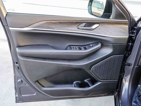 New 2026 Jeep Grand Cherokee Altitude RWD image 25