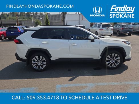Used 2022 Toyota RAV4 XLE Premium AWD/4WD image 6