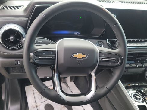 Used 2023 Chevrolet Colorado LT w/ LT Convenience Package II image 18