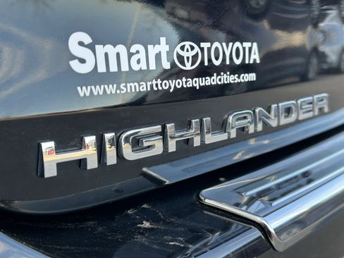 Used 2024 Toyota Highlander Platinum image 8
