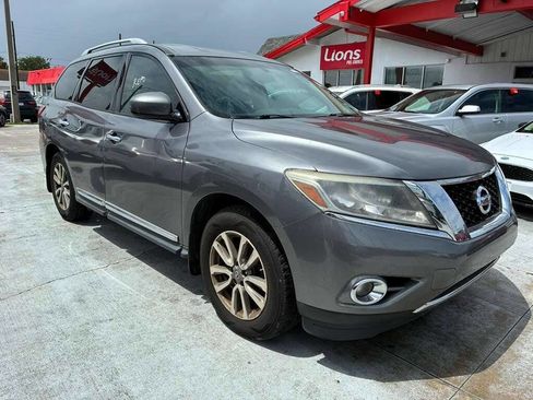 Used 2015 Nissan Pathfinder SL w/ Cargo Package image 5