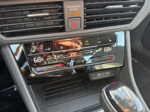 New 2026 Volkswagen Jetta SE image 18