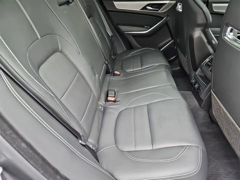 Used 2024 Jaguar F-PACE R-Dynamic S image 17