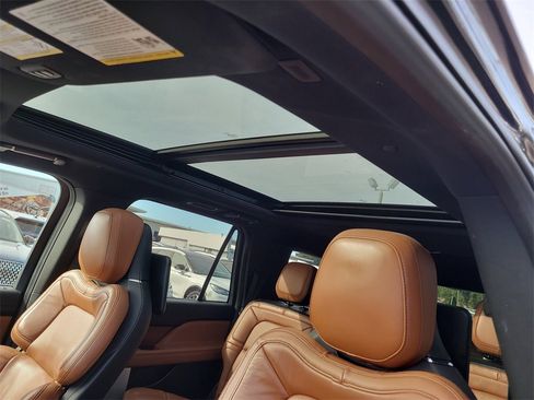 Used 2021 Lincoln Navigator L Reserve image 20