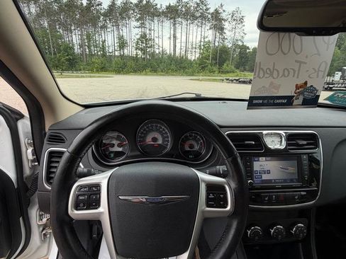 Used 2012 Chrysler 200 Limited FWD image 10