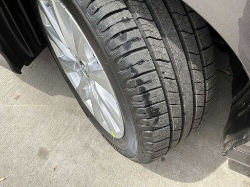 Used 2019 Toyota Camry LE image 12