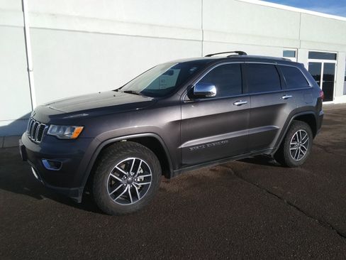 Used 2020 Jeep Grand Cherokee Limited image 2