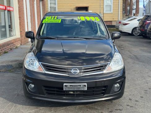 Used 2011 Nissan Versa Hatchback w/ Premium Pkg FWD image 2