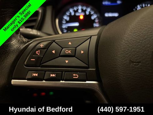 Used 2019 Nissan Rogue SV AWD/4WD image 17