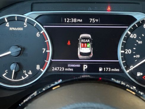 Used 2023 Nissan Rogue SV image 30