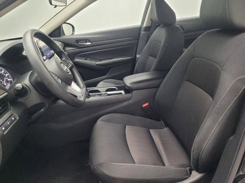 Used 2024 Nissan Altima 2.5 SV image 17