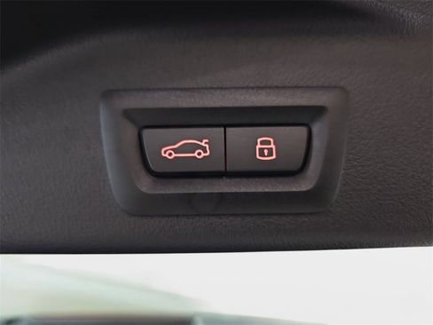 Used 2025 BMW X5 xDrive50e w/ M Sport Package image 16