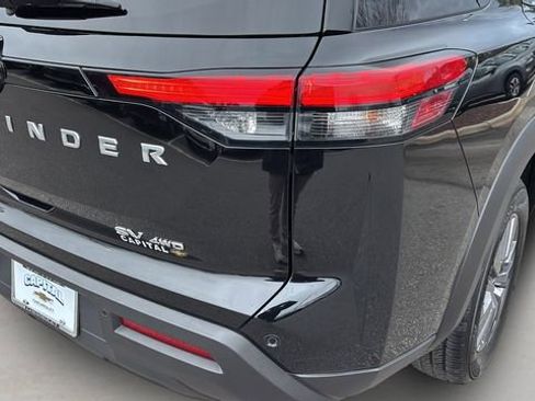 Used 2024 Nissan Pathfinder SV image 37