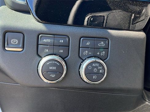 New 2025 GMC Sierra 2500 SLT w/ SLT Premium Package image 27