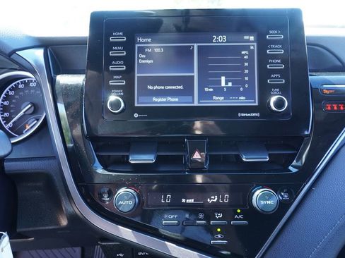 Used 2022 Toyota Camry LE image 19