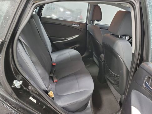 Used 2013 Hyundai Accent SE image 18