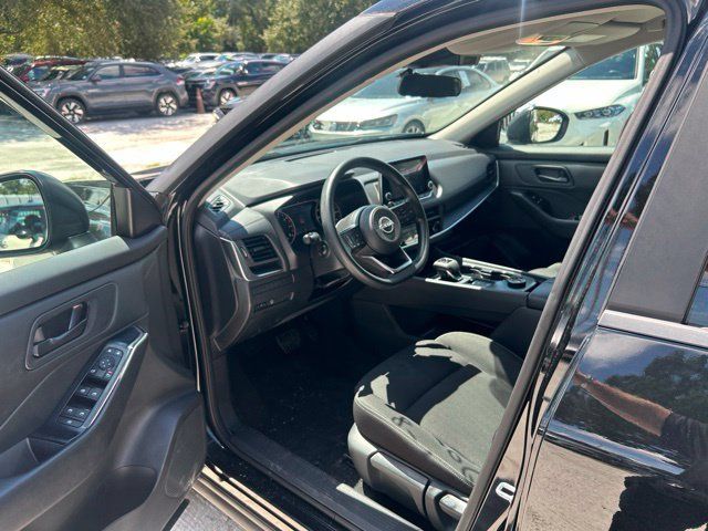 Used 2024 Nissan Rogue S AWD/4WD image 5