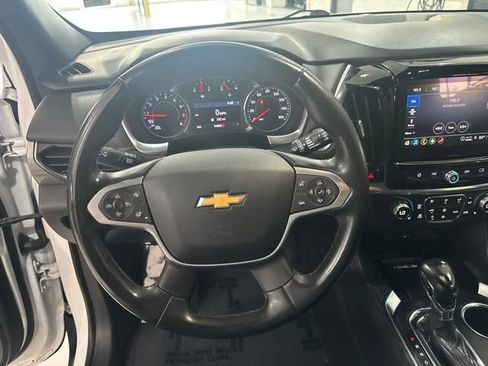 Used 2023 Chevrolet Traverse LT AWD/4WD image 17
