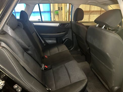 Used 2019 Subaru Outback 2.5i AWD/4WD image 17