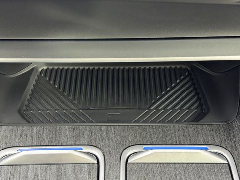 Used 2023 BMW i7 xDrive60 w/ Executive Package 2 image 31