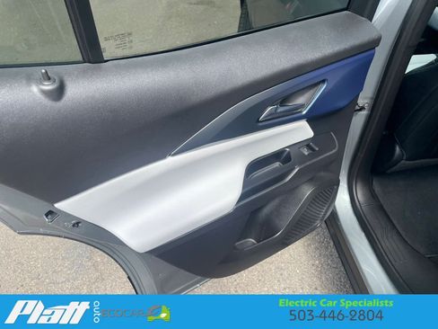 Used 2025 Chevrolet Equinox EV LT FWD image 35