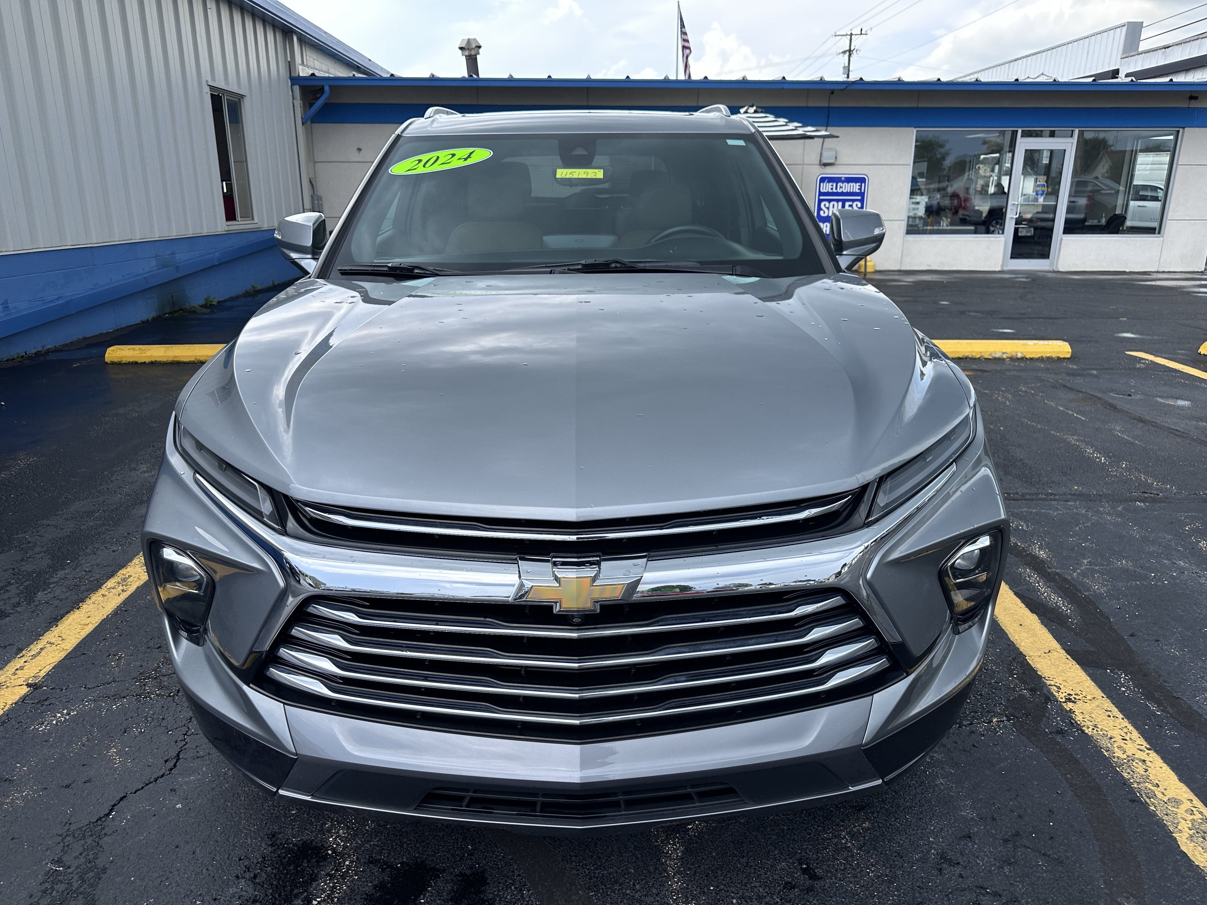 Used 2024 Chevrolet Blazer Premier w/ Driver Confidence II Package FWD image 6