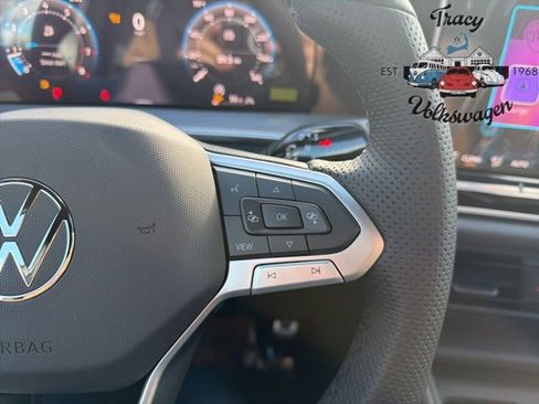 New 2025 Volkswagen Tiguan SE R-Line image 15