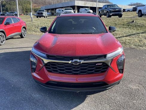 New 2026 Chevrolet Trax RS w/ Sunroof Package image 2