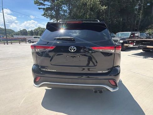 Used 2023 Toyota Highlander XSE AWD/4WD image 9