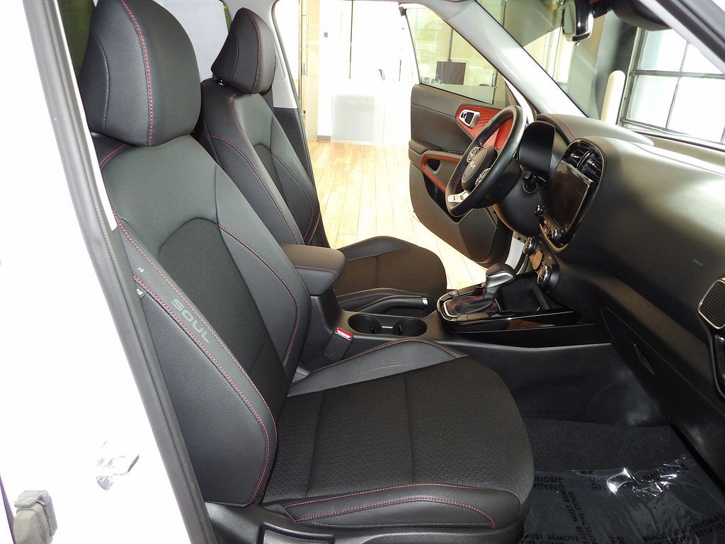 Used 2023 Kia Soul GT-Line FWD image 14