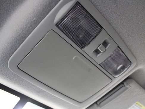 Used 2012 Suzuki Equator Sport image 14