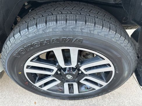 Used 2023 Toyota 4Runner Limited image 23