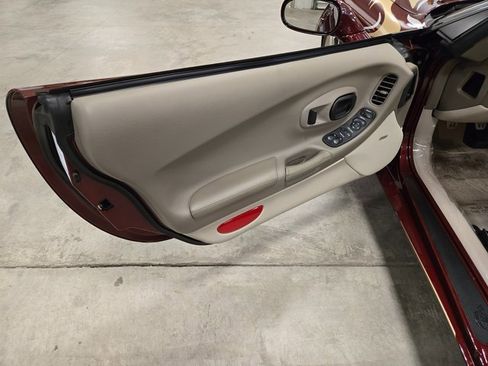 Used 2003 Chevrolet Corvette Convertible w/ Preferred Equipment Group1 image 10