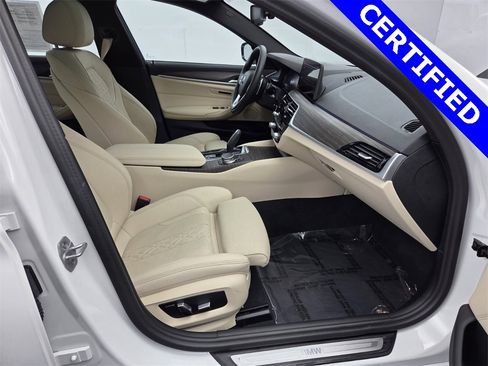 Certified 2023 BMW 530i w/ Convenience Package image 18