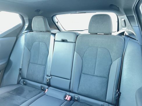 Used 2023 Volvo XC40 B5 Plus w/ Protection Package Premier image 25