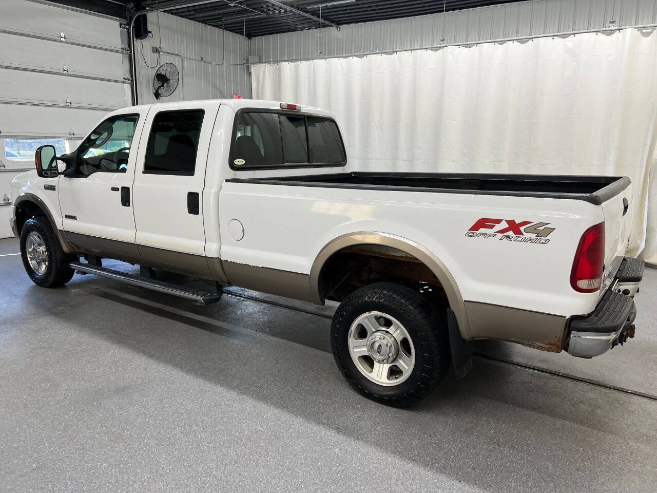 Used 2005 Ford F350 Lariat AWD/4WD image 6