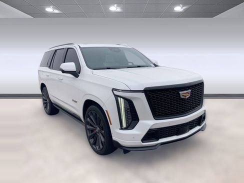 Certified 2025 Cadillac Escalade V w/ LPO, Floor Liner Package image 5