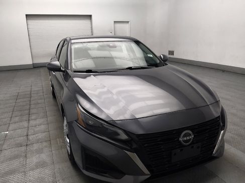 Used 2023 Nissan Altima 2.5 S FWD image 13