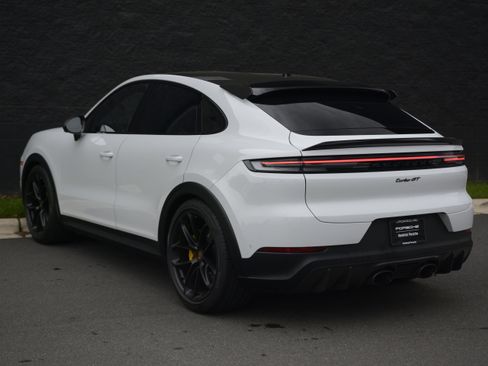 Certified 2024 Porsche Cayenne Turbo GT AWD/4WD image 3