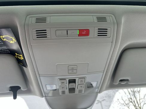 New 2026 Volkswagen Taos SE image 25