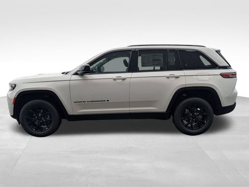 New 2026 Jeep Grand Cherokee Altitude AWD/4WD image 3