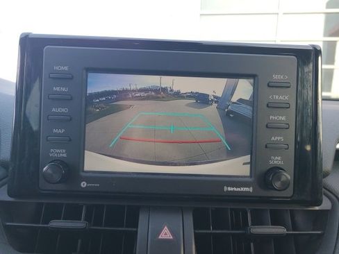 Used 2022 Toyota RAV4 LE image 29