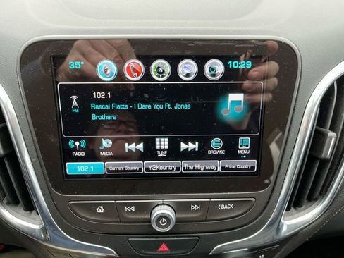 Used 2018 Chevrolet Equinox Premier image 13